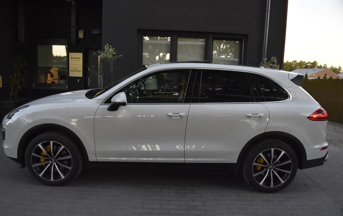 Porsche Cayenne cena 179000 przebieg: 157000, rok produkcji 2015 z Chodzież małe 667